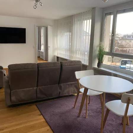 & Am Schlossplatz Daire *