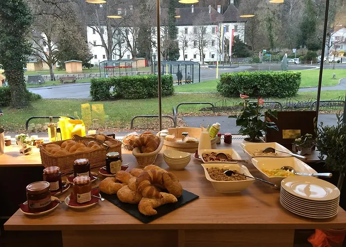 Apartment Zimmer&appartements Am Schloßplatz *